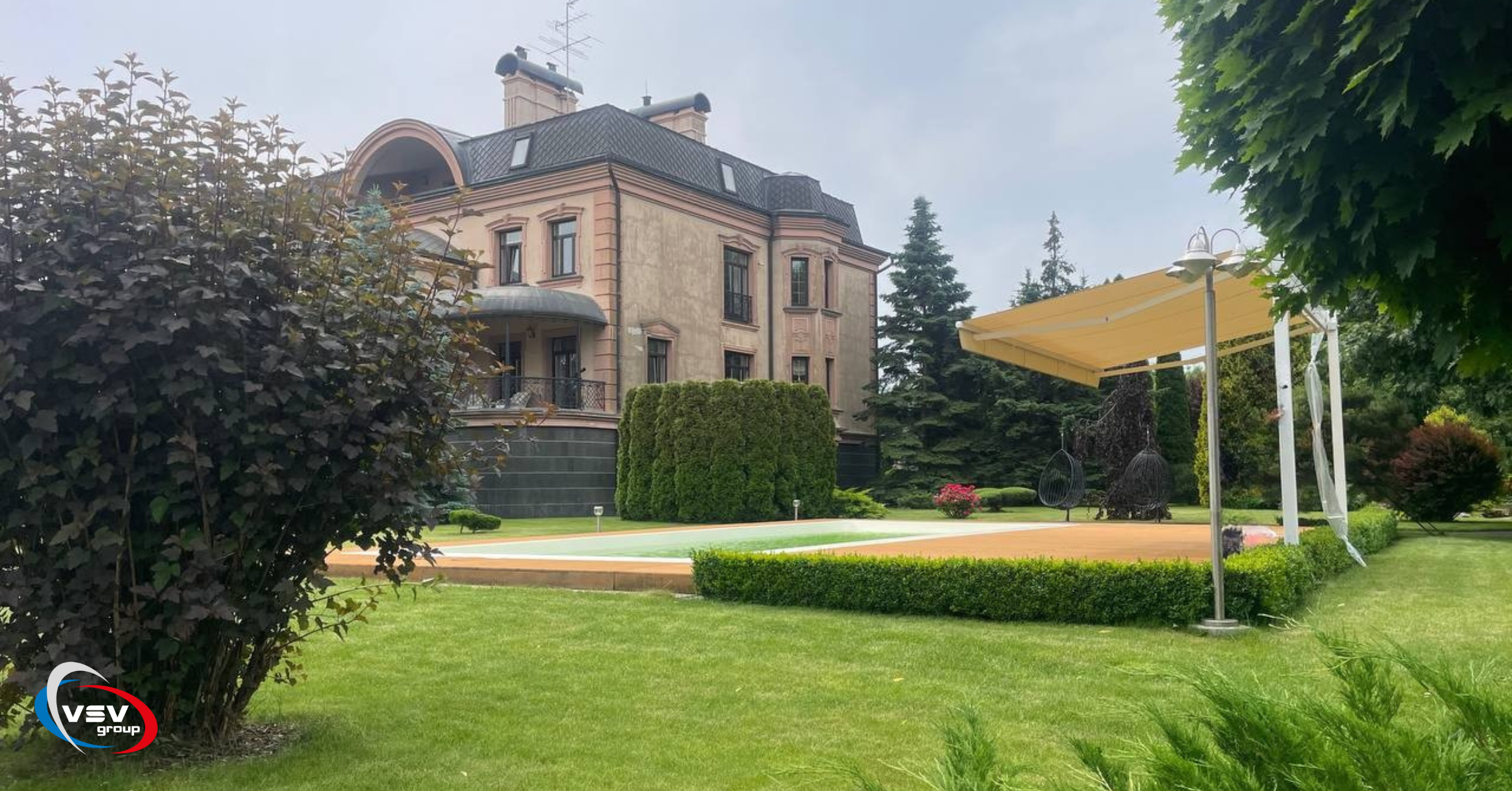 Автоматична маркіза Liberty для зони відпочинку біля басейну - фото - акції від компанії ВСВ-Групп